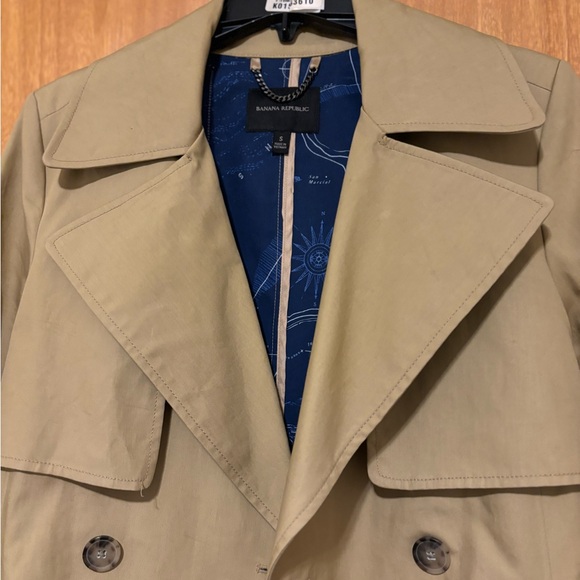 EUC BANANA REPUBLIC TRENCH COAT - Picture 3 of 6